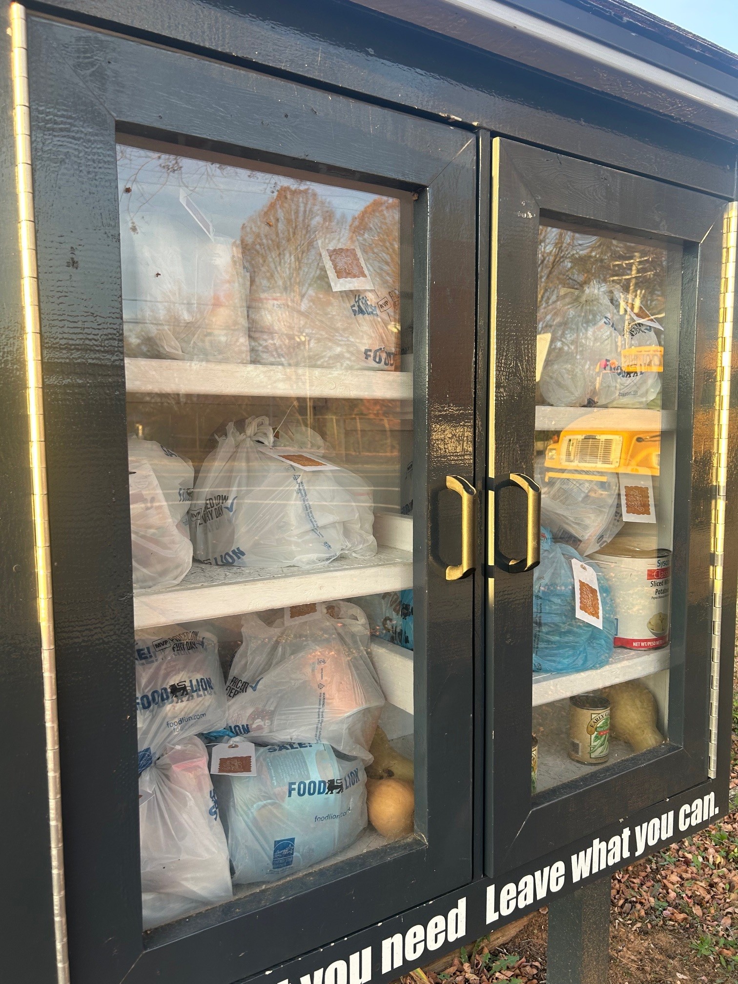 Tom Smith Fellows Delivering Thanksgiving Meals